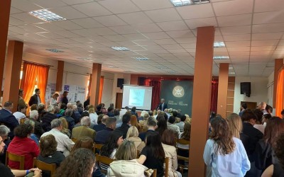 ΕΚΔΗΛΩΣΗ ΓΙΑ ΤΗ ΣΗΜΑΣΙΑ ΤΩΝ ΣΧΟΛΩΝ ΤΗΣ ΠΕΤΡΑΣ ΣΤΗ ΔΙΑΣΩΣΗ ΤΗΣ ΠΑΡΑΔΟΣΙΑΚΗΣ ΑΡΧΙΤΕΚΤΟΝΙΚΗΣ 